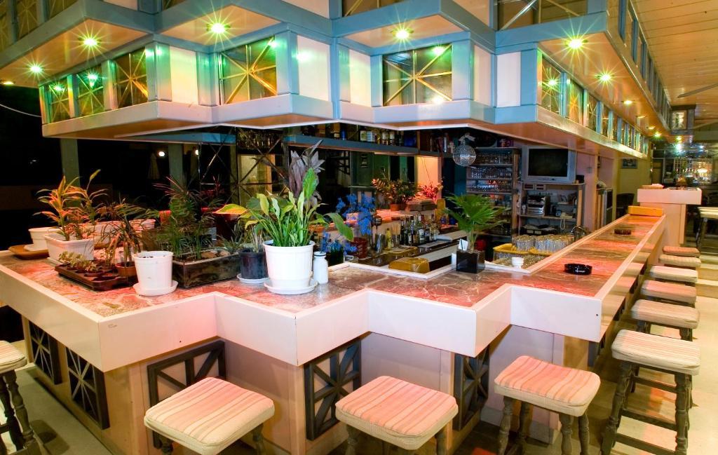 Rainbow Hotel Rhodes City Buitenkant foto