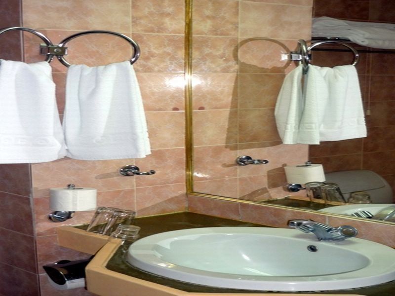 Rainbow Hotel Rhodes City Buitenkant foto